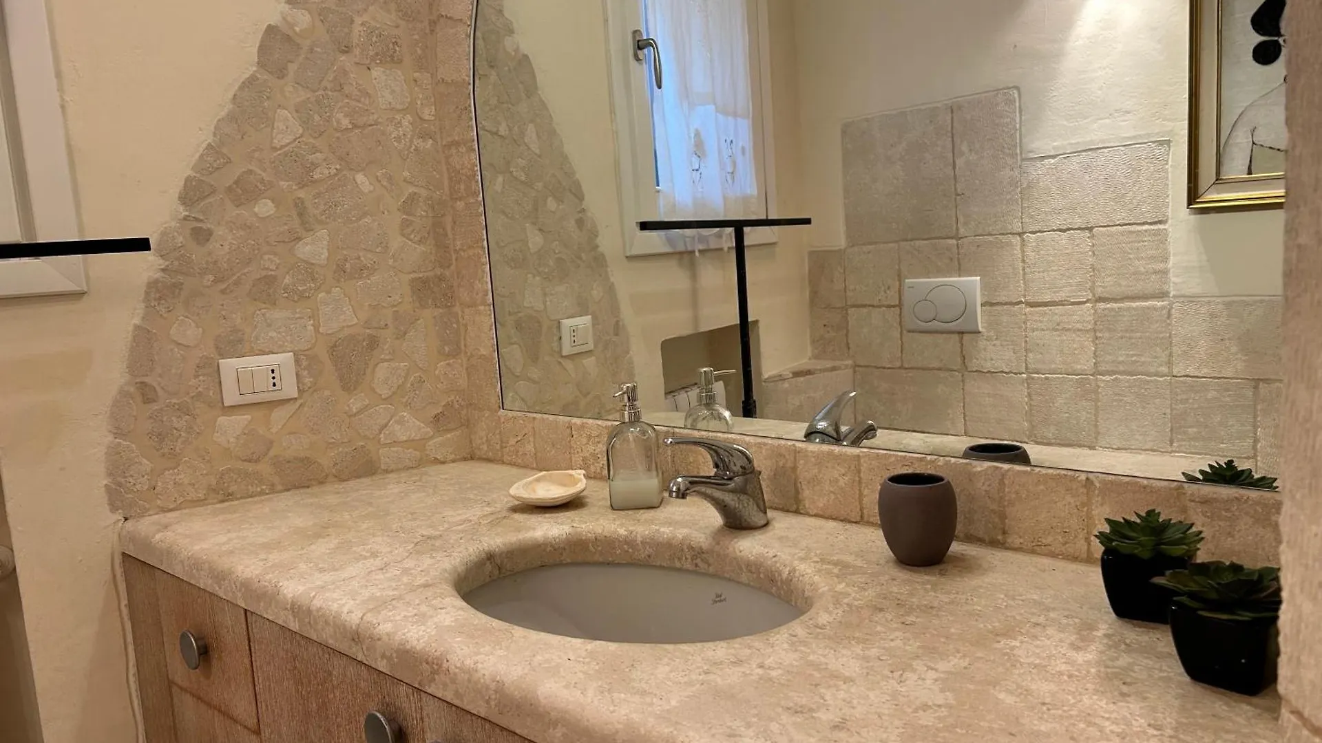 Monti Mannu Art Hotel Abbiadori